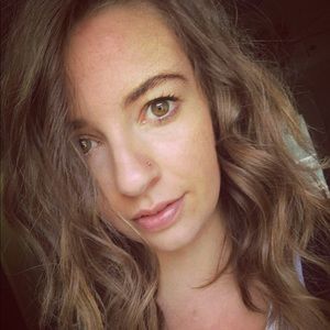 Meet your Posher, Desiree